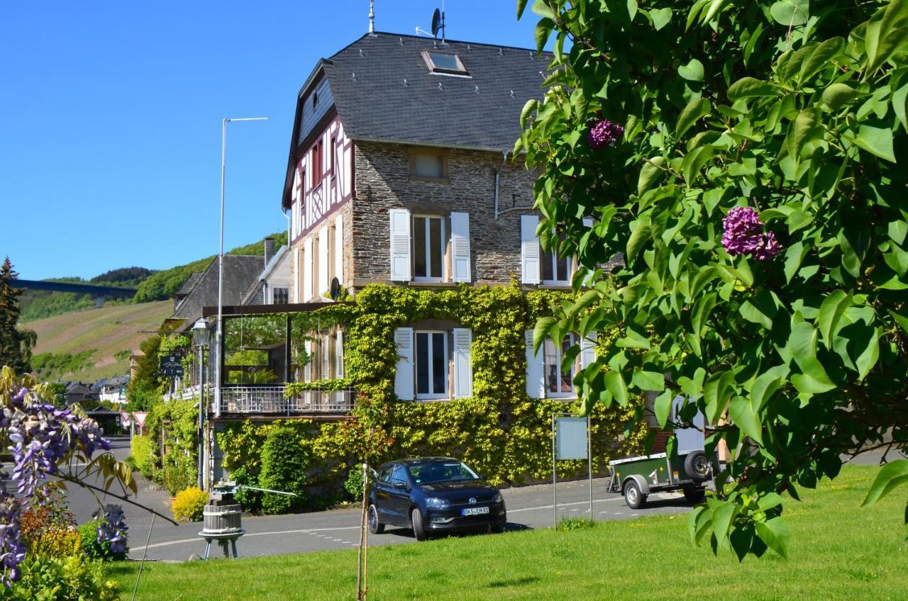 Weingut Erbes-Henn Hotel Uerzig Exterior photo